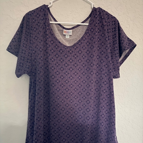 Lularoe Classic T - Picture 1 of 2